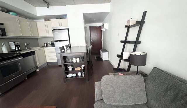 Downtown Toronto Sublet