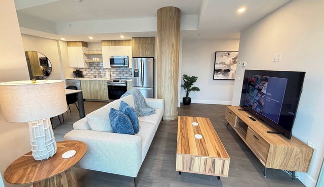 Downtown Waterview, 2 BR/2 Bath with 6 appliances