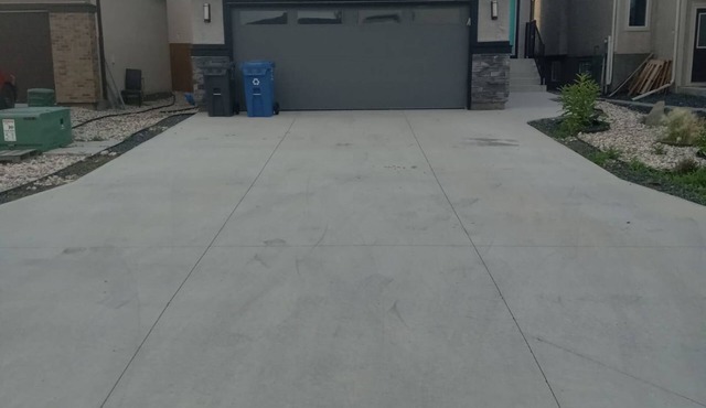 Duniques unique home Fully furnished 2 bedroom basement suite