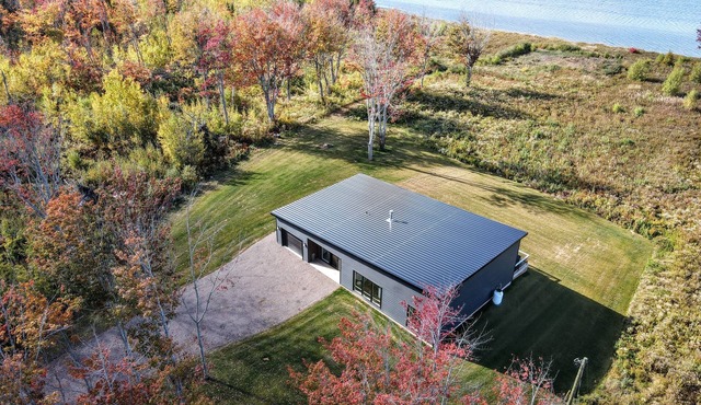 Eagles Point - Waterfront Wilderness Retreat with Stunning Views!