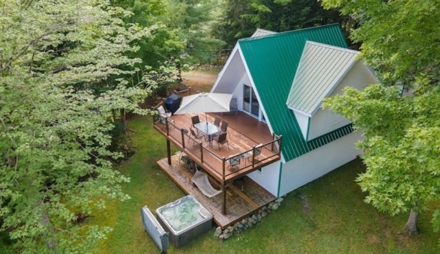 Eastern Township's Getaway! Beach + Ski Haven
