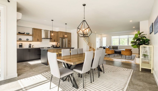 Ecological 3-bedroom condo-chalet with shared spa Lake Memphremagog