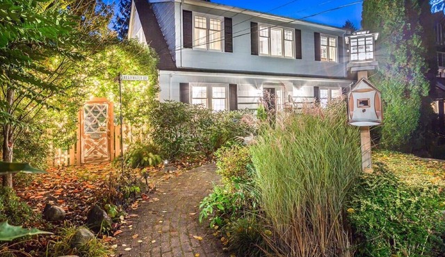 Elegant West Vancouver home, close to beach.