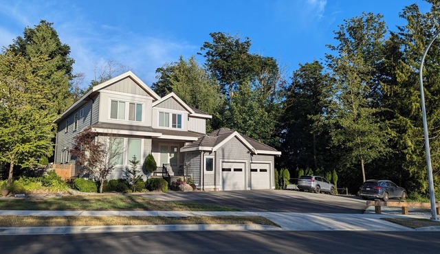 Entire 2BR Forest Home
