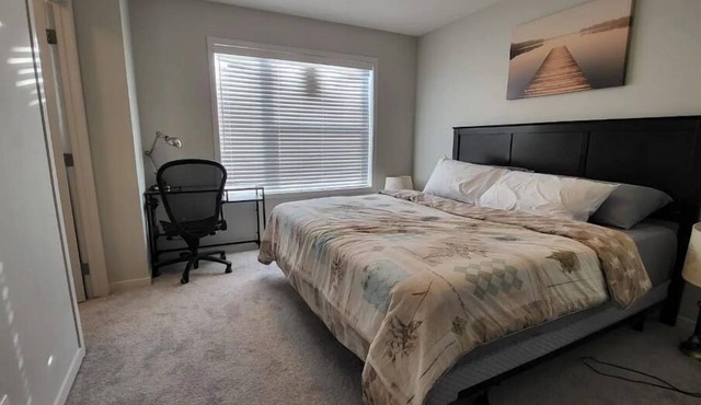 Entire 3bd Home Close to Calgary YYC Airport