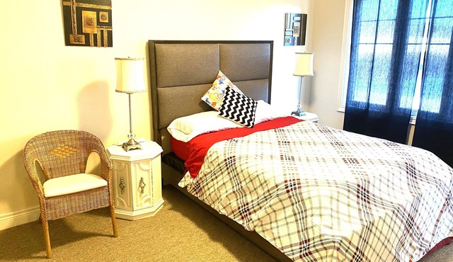 |ENTIRE HOUSE | 3 BED | MINUTES TO NIAGARA FALLS |BROCK AND NIAGARA COLLEGE|