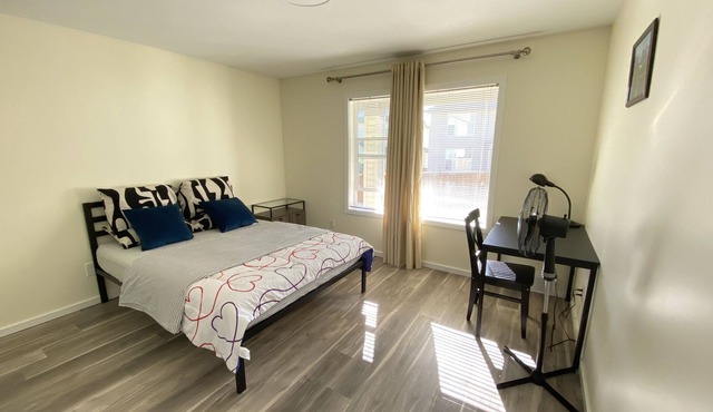 Entire Spacious Sunny Walkout Basement 2-Bedroom