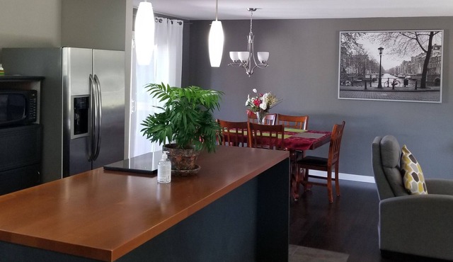 Excellent 3 Bedroom / 1.5 BA Upper level house with Gorgeous Patio