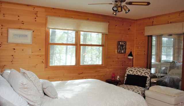 Exceptional 4 Season Muskoka Cottage