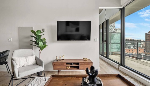 Exec City Retreat - Office, Pool, Gym, Parking