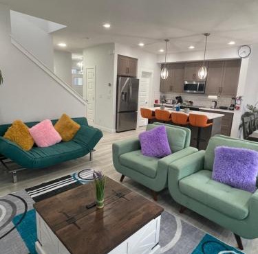 Exquisite 4BR & 3 Baths 2000sqft Home