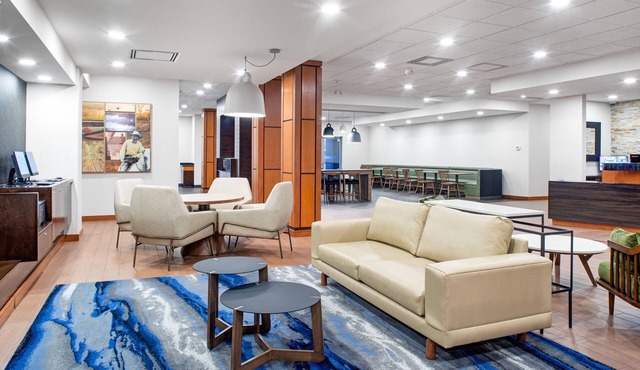 Fairfield Inn & Suites by Marriott Toronto Mississauga