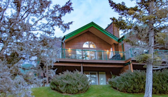 Fairmont Hot Springs B.C. Canada Amazing deck & great views!