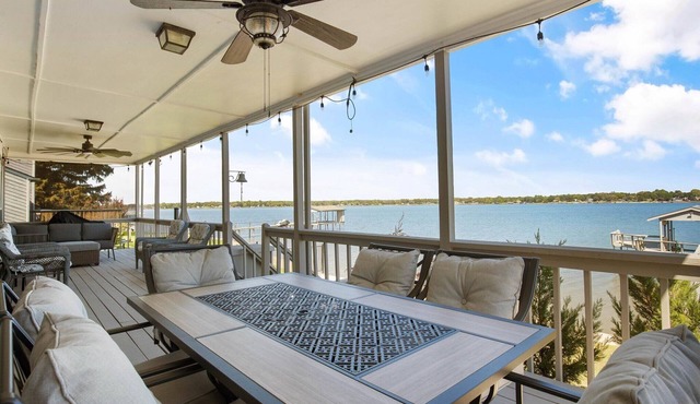 Fall dates available, great house for swimming, fishing & boating.