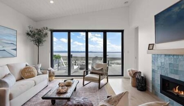 Family Beachside Bliss | Sleeps Many | Oceanside!