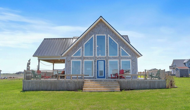 Family cottage w/ocean views and beautiful beach steps away! AC 3br spacious