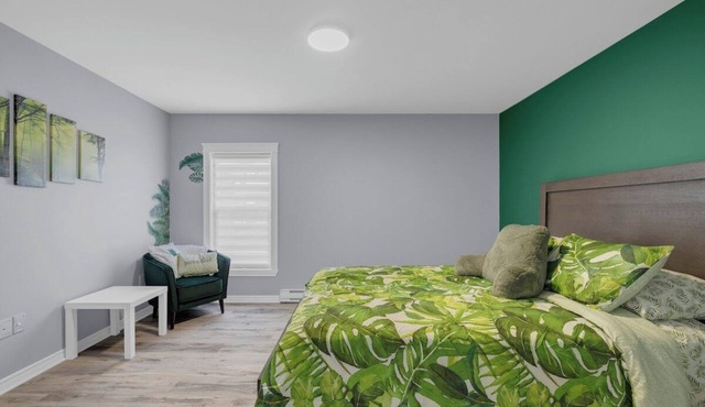 Family-Friendly or Group Getaway - Sleeps 7