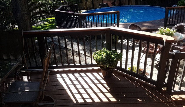 Family friendly with pool & hot tub. Walk to beach!