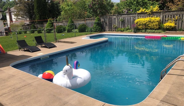 Family Home Close to the Falls, Sauna - Hot Tube - Pool