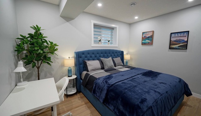Family stay 2BR KING+QUEEN Suite |Private Parking|Board games