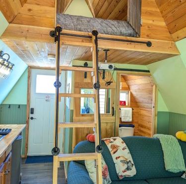 Farmhouse cabin on family farm