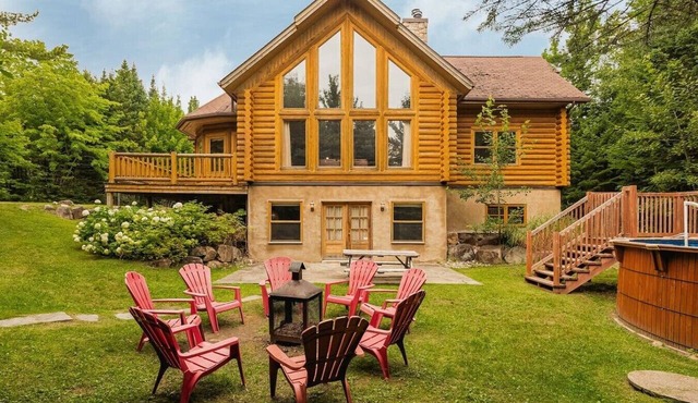 Fiddler Lake Resort: Chalet + Private Spa