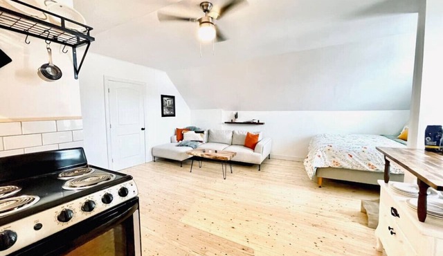 Finn's Studio Suite Apartment, Alma, Fundy Park