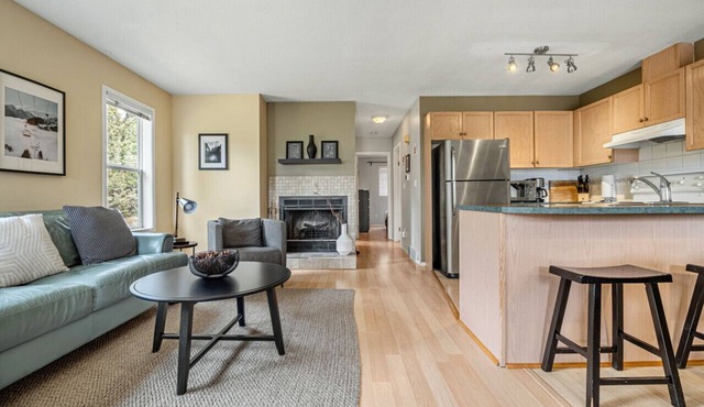 Forest Heights | Central | King Bed | Affordable