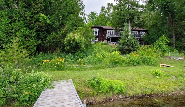 Four Mile Memories - Three Bedroom Cottage, Sleeps 6