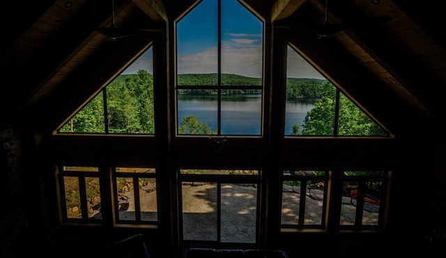 Four season luxury A-frame cottage on the lake