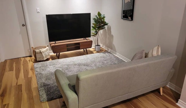 Free Parking-Cozy 3 1/2 - 1BR near metro station