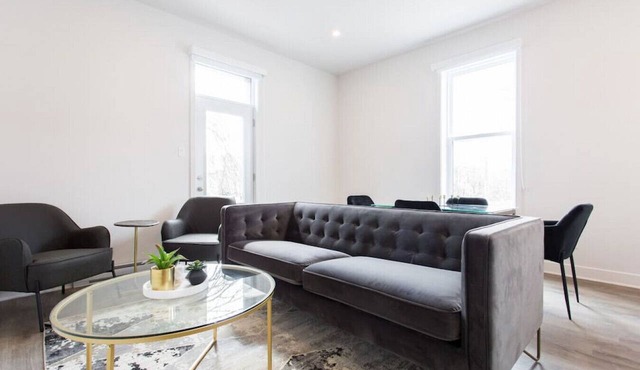 Fresh 1 Bdr in the Heart of Mile End by Denstays