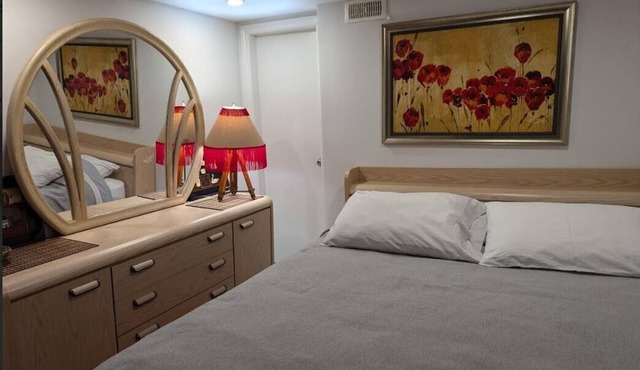 🏡 Fully Furnished Private Apartment, North York