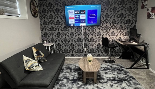 Fully Separate and Private 1Bed 1Bath Guest Legal Suite