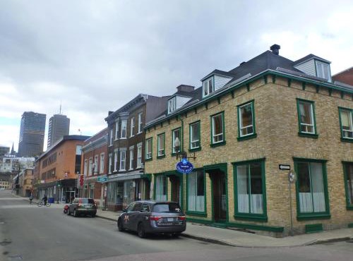 GLOBE-TROTTER & BACKPACKERS HOSTEL