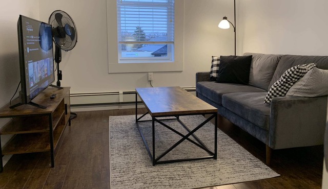 Gorgeous 1-bedroom Condo 🍁 Location, 4k Smart TV, WiFi