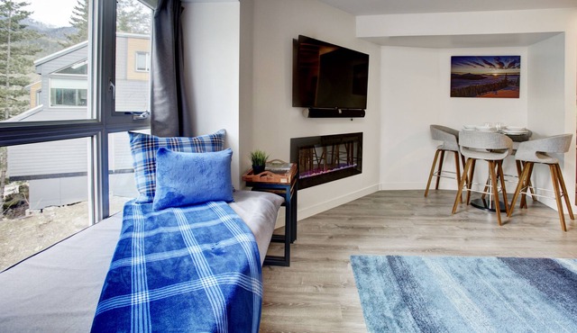 🏘Gorgeous 1 Bedroom Suite🛏Free Parking/Creekside