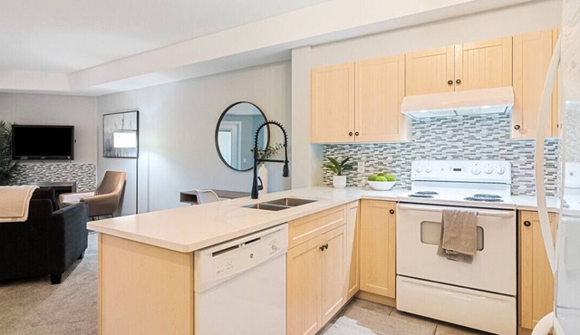 Gorgeous Condo, Perfect Okanagan Getaway 1207
