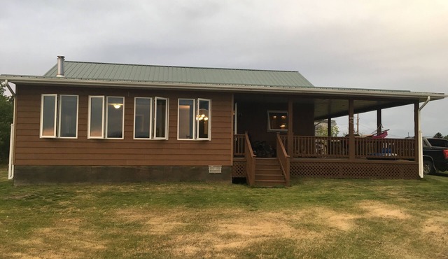 Gorgeous REMOTE private Lakefront cottage with Panoramic Views
