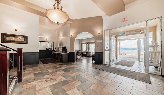 Grande Cache Inn and Suites