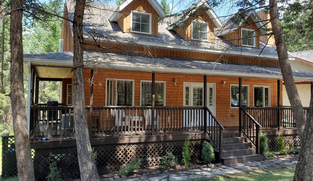 GRIZZLY HIDEAWAY - A beautiful and cozy lake community home!