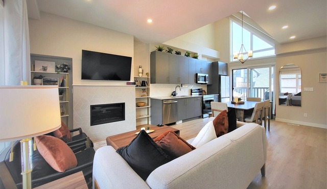 Grizzly Meadows - 3BR Townhome - Mountain View's ⛷AC ⛷Pool/Hot Tub ⛷Parking