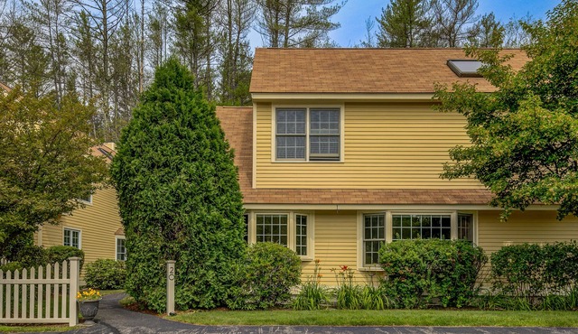 Ground Floor Studio with fast WiFi, Gas Fireplace, & Mini-Fridge - Near Slopes