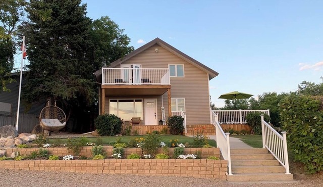 Hakuna Matata Guest House at Saskatchewan Beach