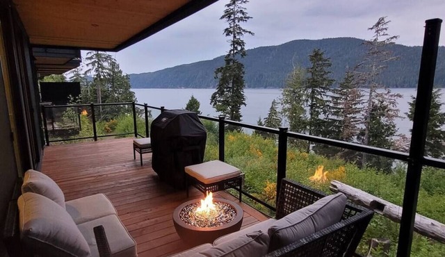 Halibut Hideaway - New Oceanfront cottage