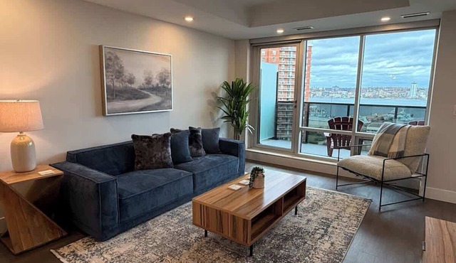 Halifax waterfront 2 BR/2 Bath with 6 appliances