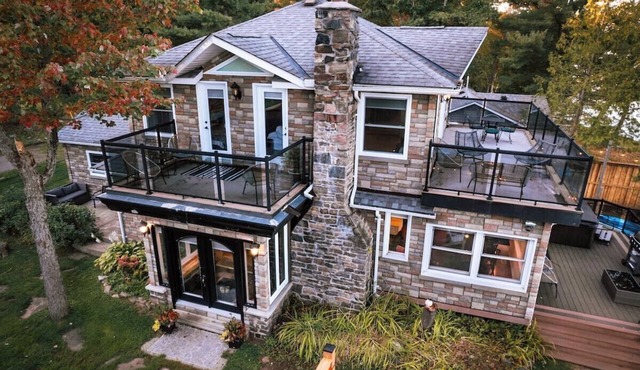 Halls Lake Resort Luxury Cottage