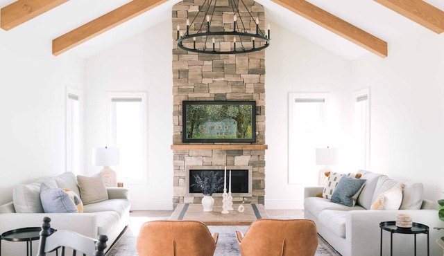 Hambly House - Modern Farmhouse near PEC