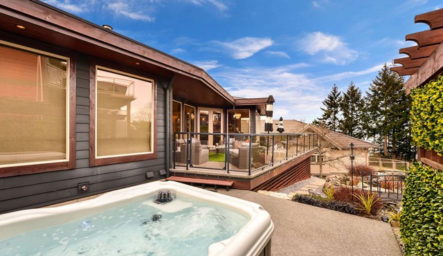 Hammond Bay Executive 3 Bedroom Luxury Home in Nanaimo BC