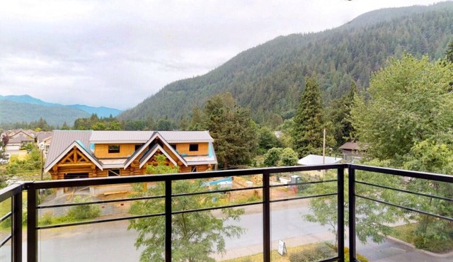 Harrison Lake View Suites - Two Bedroom Grand Suite 3